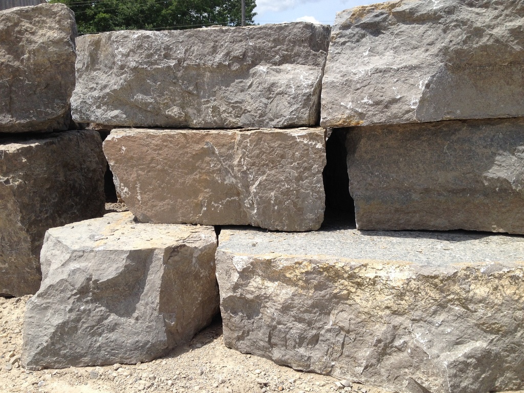 [NSD-ARM-OGO-05110] Standard Kawartha Armour Stone