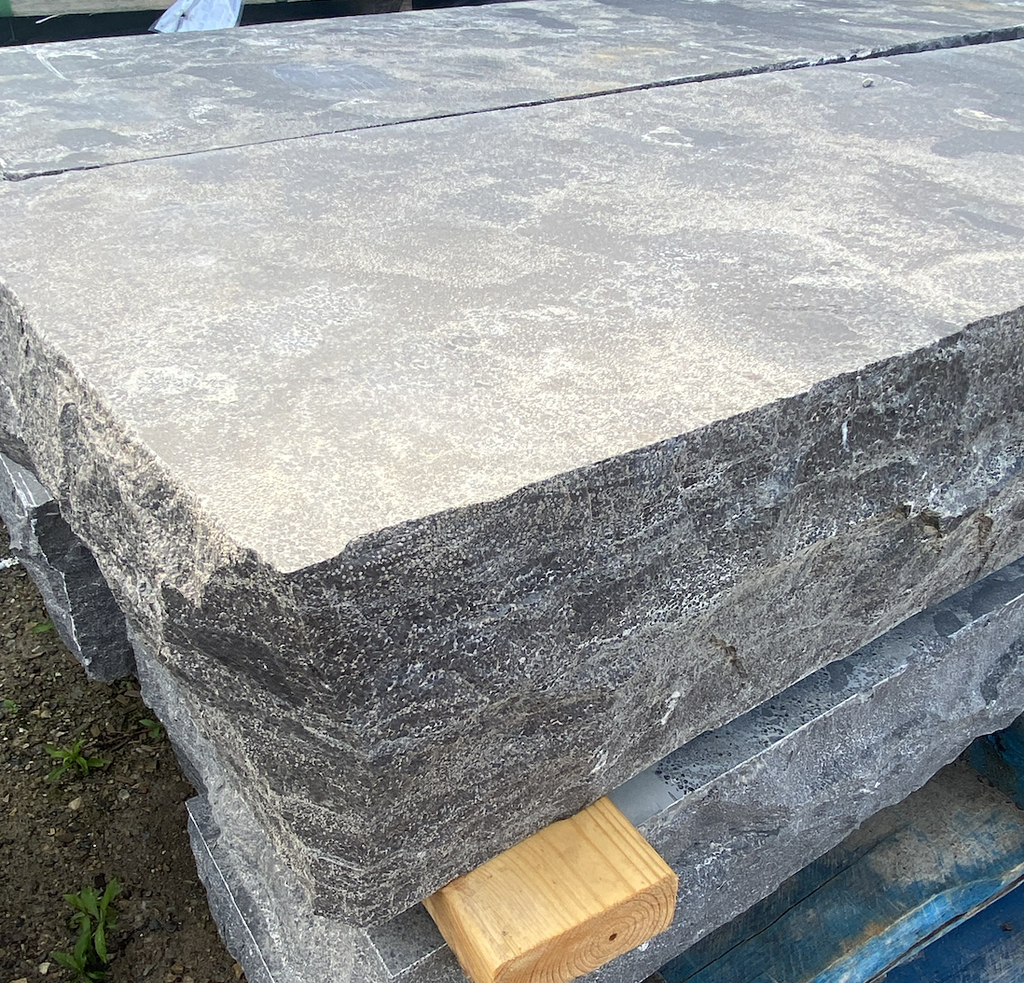 [NSI-STE-OOO-06062] Steps Antique Black Limestone (6", 3' (36"))